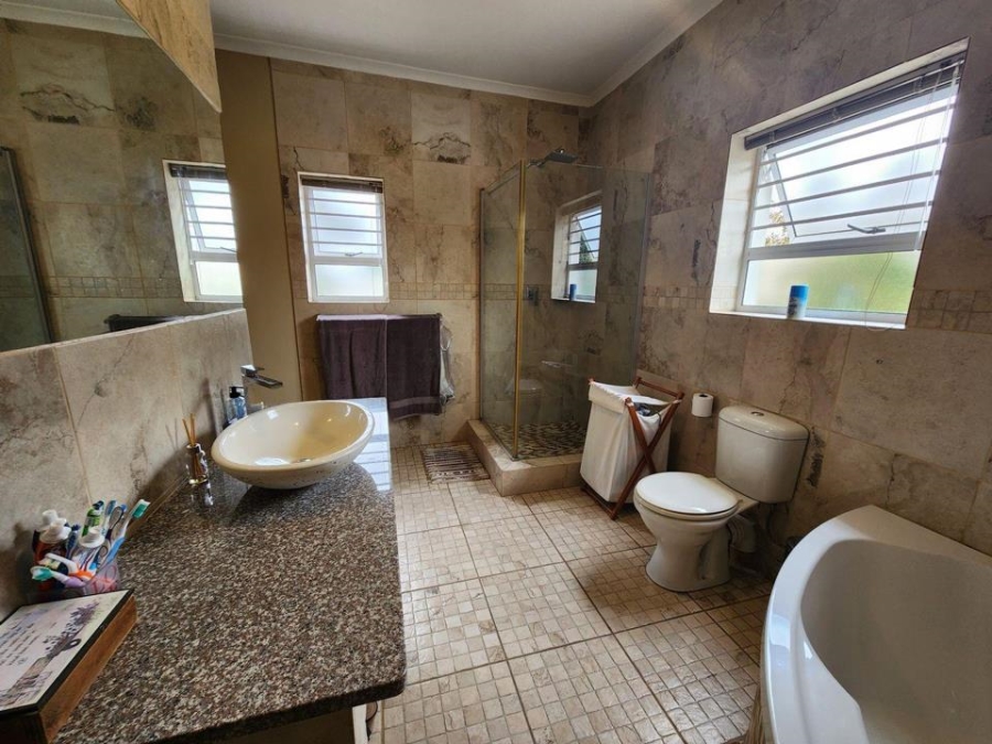 4 Bedroom Property for Sale in Tafelzicht Western Cape